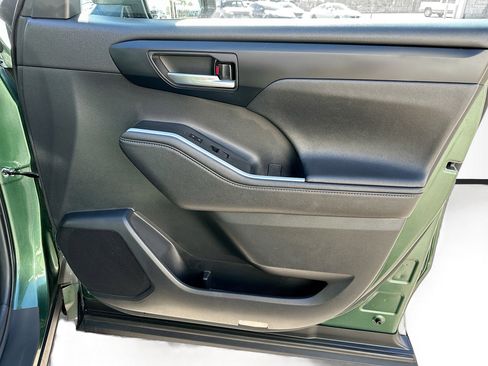 Used 2024 Toyota Highlander XLE image 34