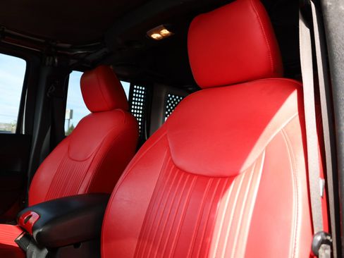 Used 2014 Jeep Wrangler Unlimited Sport image 6