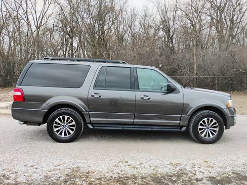 Used 2016 Ford Expedition EL XLT image 18