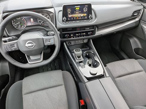 Certified 2026 Nissan Rogue SV AWD/4WD image 21