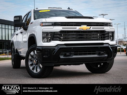 Used 2025 Chevrolet Silverado 2500 Custom w/ Custom Value Package image 1