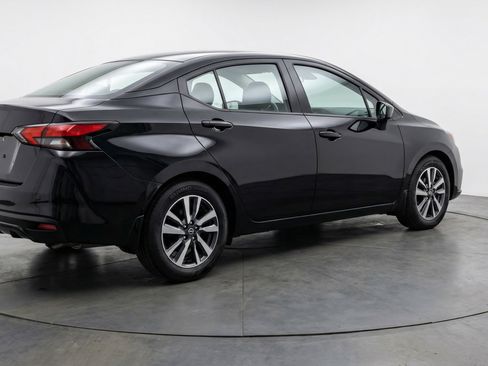 Used 2025 Nissan Versa SV FWD image 9