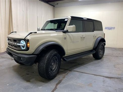 Certified 2025 Ford Bronco Outer Banks w/ Sasquatch Package image 44