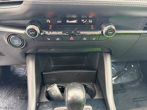 Used 2019 MAZDA MAZDA3 Hatchback w/ Premium Package image 13