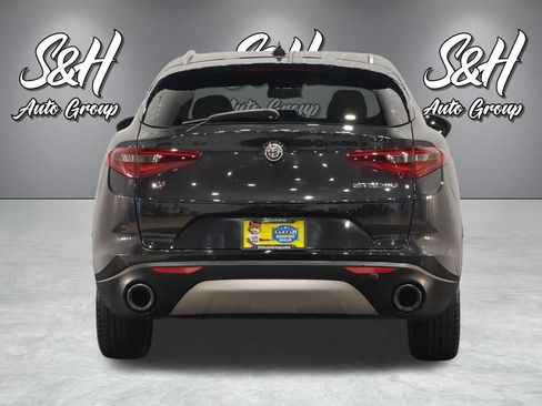 Used 2018 Alfa Romeo Stelvio AWD w/ Cold Weather Package image 17