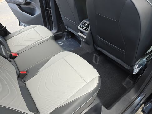 New 2026 Volkswagen Tiguan SE R-Line image 11