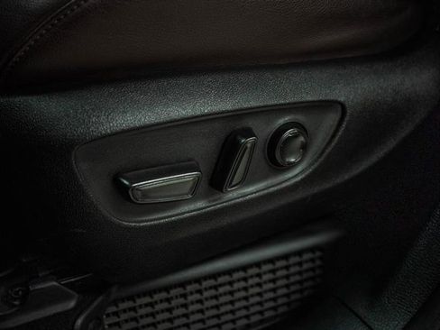 Used 2023 Toyota Sienna Platinum image 17