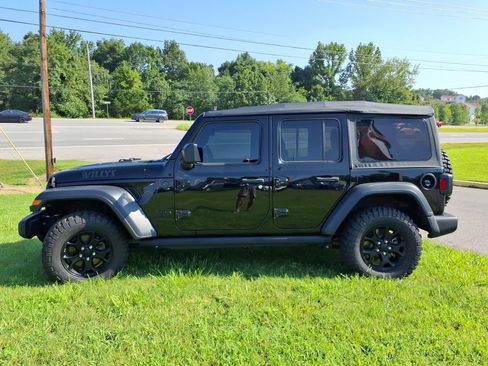 Used 2023 Jeep Wrangler Unlimited Sport AWD/4WD image 17