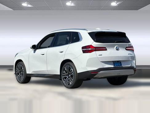 Used 2025 BMW X3 xDrive30i w/ Convenience Package image 3