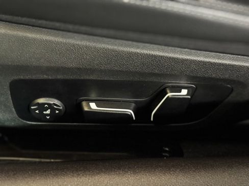 Used 2025 BMW 430i xDrive Convertible w/ Convenience Package image 13