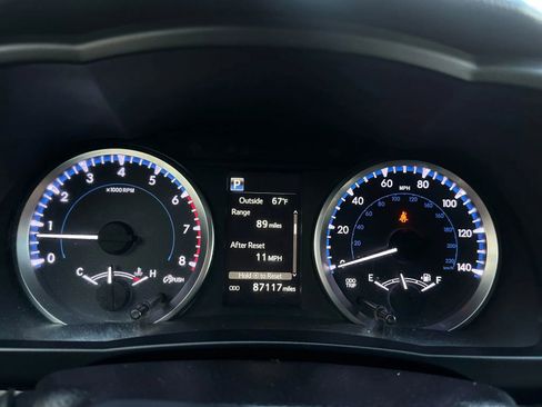 Used 2017 Toyota Highlander LE image 13