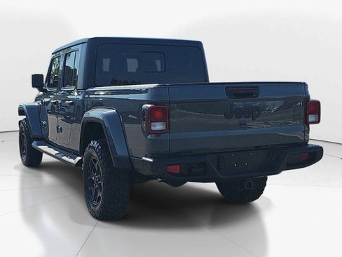 Used 2023 Jeep Gladiator Willys image 5