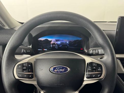 Used 2026 Ford Explorer Active RWD image 13