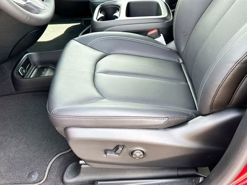 New 2025 Chrysler Voyager LX image 13