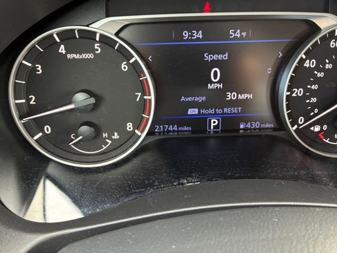 Used 2025 Nissan Altima 2.5 SV image 40