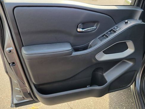 Certified 2024 Nissan Frontier SV w/ SV Convenience Package RWD image 10