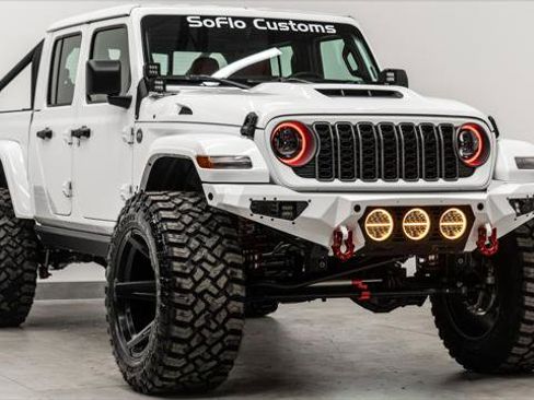 Used 2026 Jeep Gladiator Sport image 3