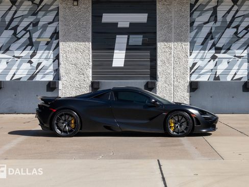 Used 2022 McLaren 720S image 19