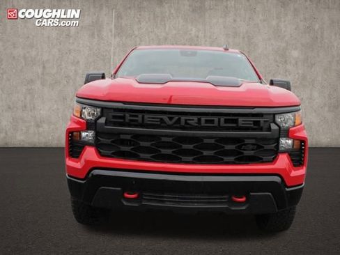 Used 2024 Chevrolet Silverado 1500 Custom Trail Boss w/ LPO, Dark Essentials Package AWD/4WD image 3