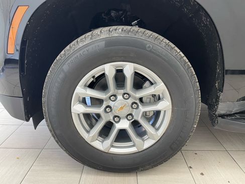 New 2026 Chevrolet Suburban LS w/ Max Trailering Package AWD/4WD image 7