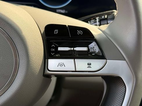 Used 2023 Hyundai Elantra SEL w/ Convenience Package FWD image 28
