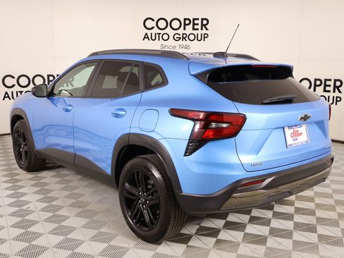 Used 2025 Chevrolet Trax ACTIV FWD image 22