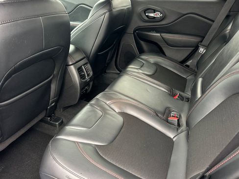 Used 2020 Jeep Cherokee Trailhawk w/ Cold Weather Group AWD/4WD image 12