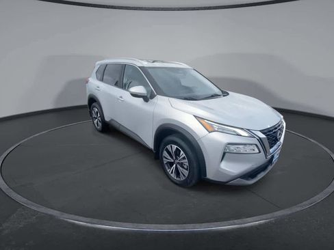 Used 2023 Nissan Rogue SV w/ SV Premium Package AWD/4WD image 2