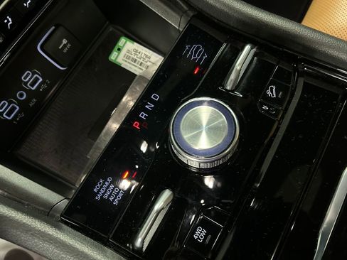 Used 2024 Jeep Grand Cherokee L Summit w/ Luxury Tech Group V image 20