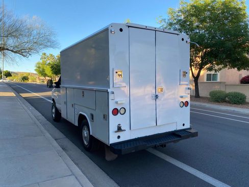 Used 2016 Ford E-350 and Econoline 350 Super Duty RWD image 11