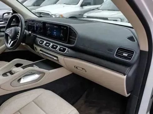 Used 2020 Mercedes-Benz GLS 450 4MATIC image 19