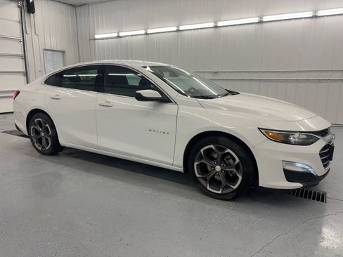 Used 2022 Chevrolet Malibu LT FWD image 15