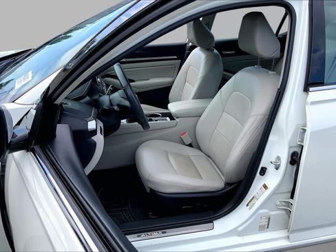 Used 2022 Nissan Altima 2.5 SL AWD/4WD image 8
