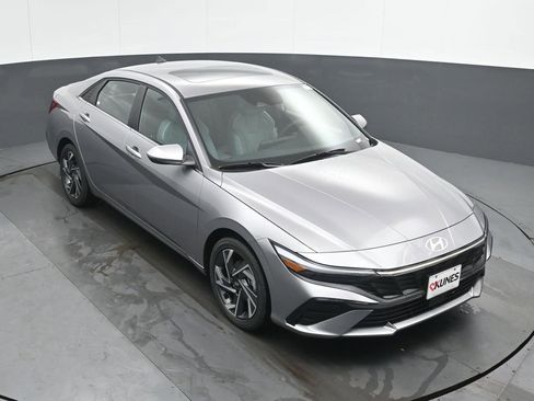 New 2026 Hyundai Elantra Limited image 38