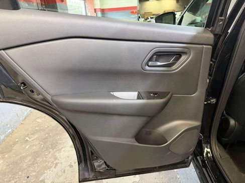 Used 2026 Nissan Rogue S AWD/4WD image 17