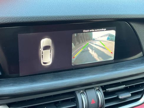 Used 2018 Alfa Romeo Stelvio image 22