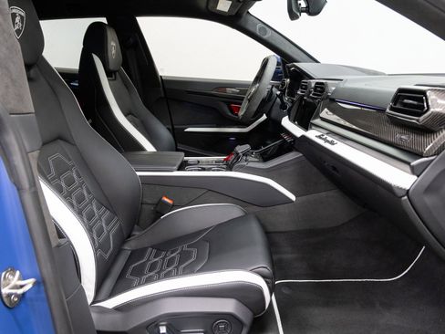 Used 2025 Lamborghini Urus SE image 14
