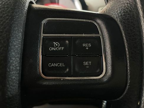 Used 2017 Dodge Grand Caravan SE image 31