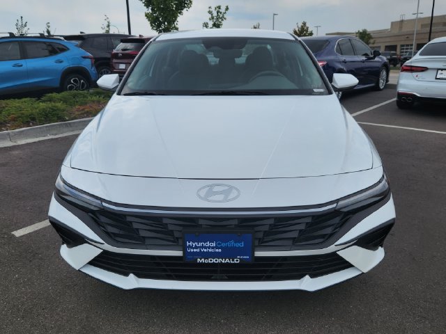 Certified 2025 Hyundai Elantra SE FWD image 8
