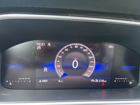 New 2025 Volkswagen Taos SE image 31