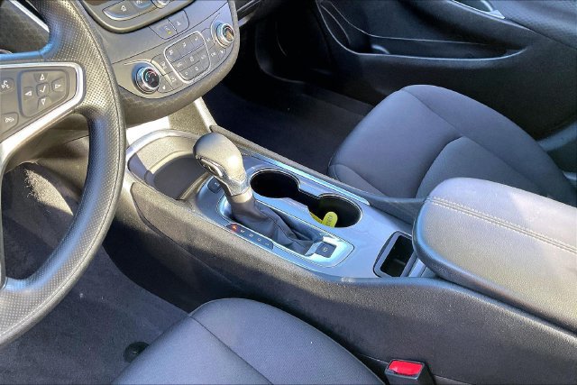 Used 2025 Chevrolet Malibu LT FWD image 13