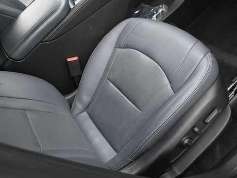 Used 2023 Buick Enclave Essence FWD image 33