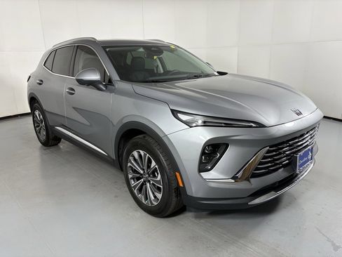 Used 2025 Buick Envision Preferred image 2