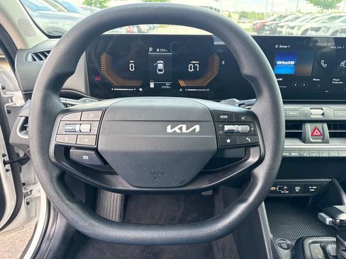 Used 2025 Kia K4 FWD image 29