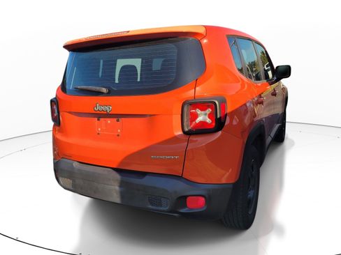 Used 2016 Jeep Renegade Sport w/ Power & Air Group FWD image 4