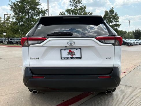 Used 2023 Toyota RAV4 XLE FWD image 7