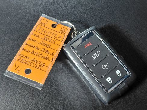 Certified 2024 Jeep Grand Cherokee L Altitude image 27