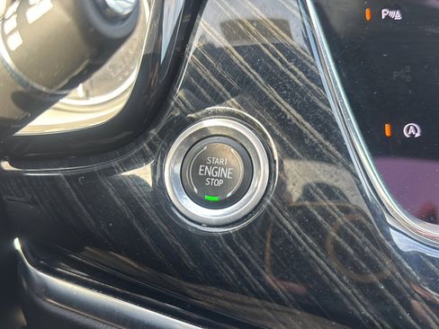 Used 2023 Cadillac XT6 Premium Luxury image 37