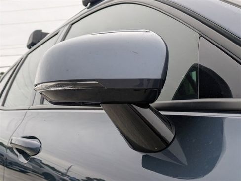 Used 2020 Volvo V60 T5 Momentum image 12