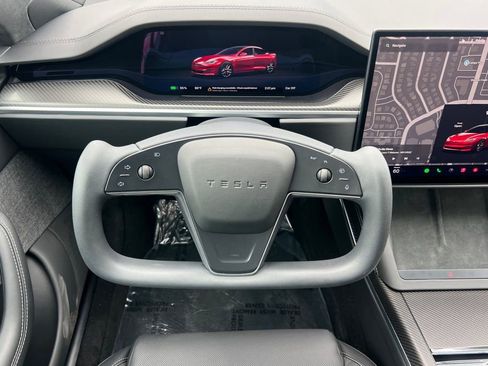 Used 2023 Tesla Model S Plaid image 13
